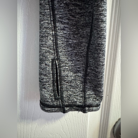 Lululemon Athletica Black Heathered Cropped Sweatshirt - Picture 7 of 7
